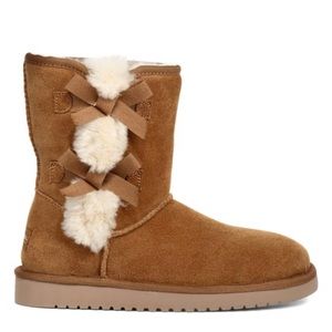 BRAND NEW UGG Bow Boots in CHESTNUT BROWN